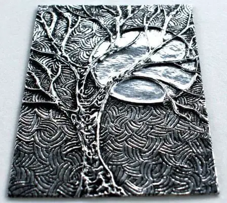 Aluminum Foil Art - 90 Sculptures, Origami, and Crafts